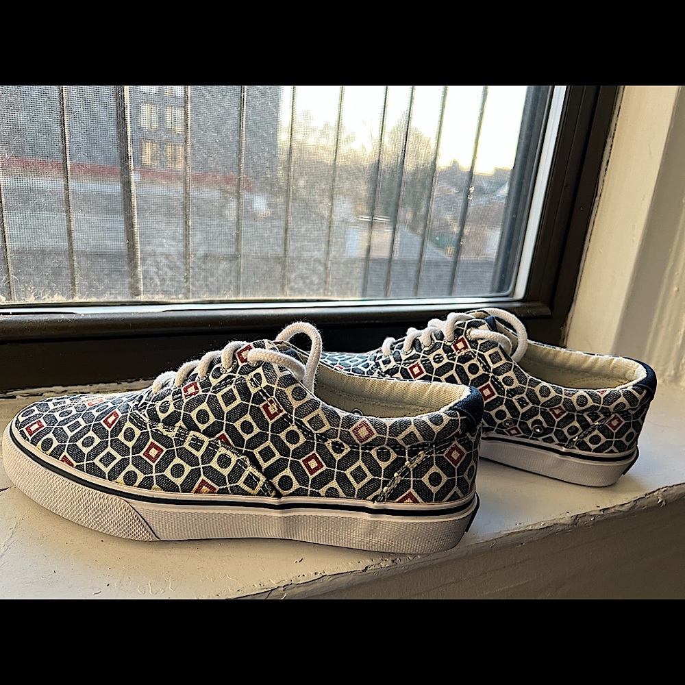 Sperry Top-Sider Mens Shoe with Modern design